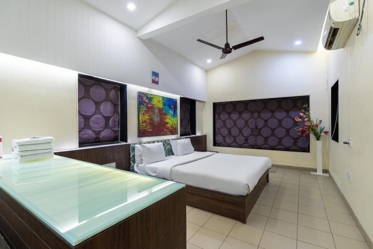 Capital O 47539Capital O Umbergaon Club Hotel Umargām Kültér fotó